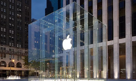 比买iphone手机更主要的，，，，，是逛苹果的地标